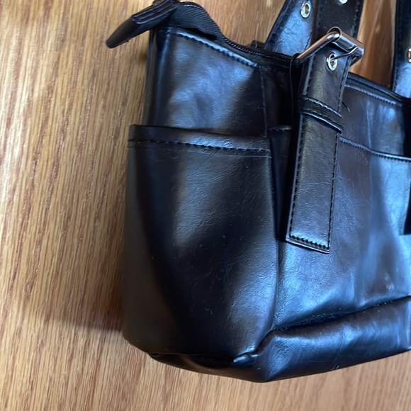 Kenneth Cole Hand Bag - Picture 5 of 8